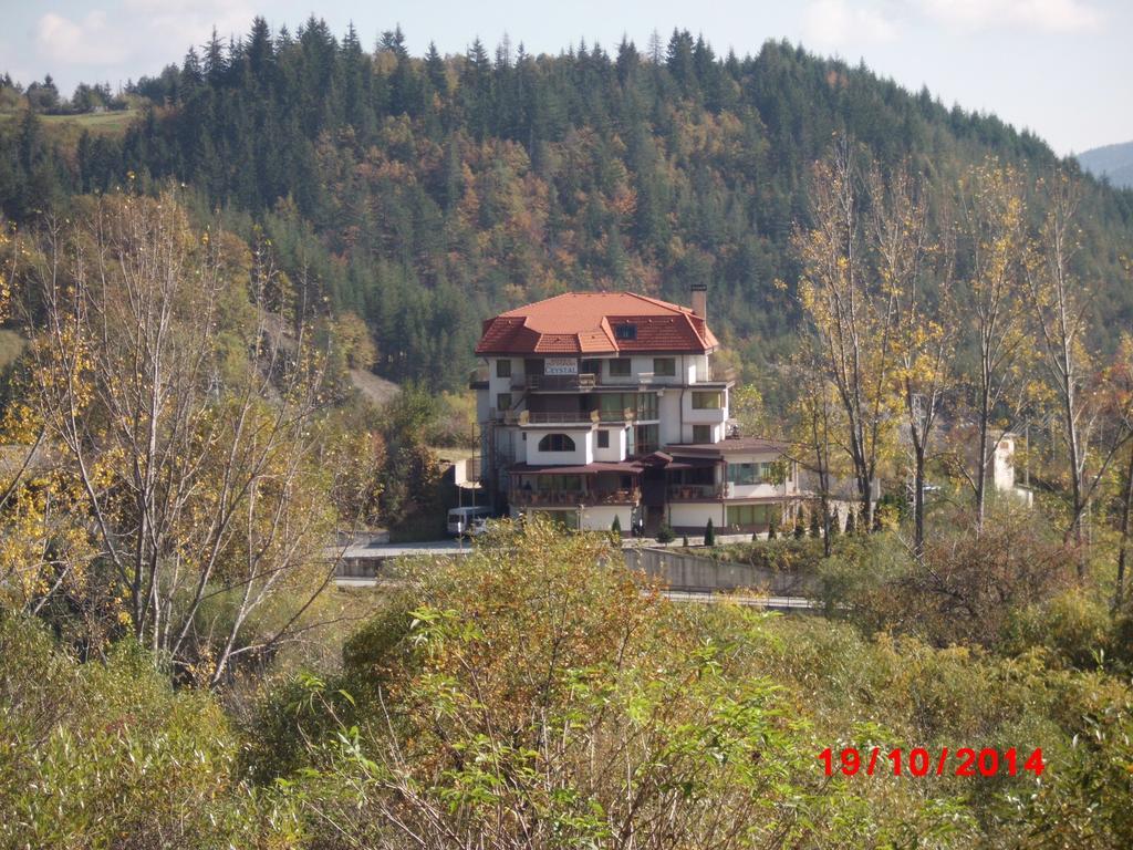 Семеен Хотел Кристал Smolyan Exteriör bild