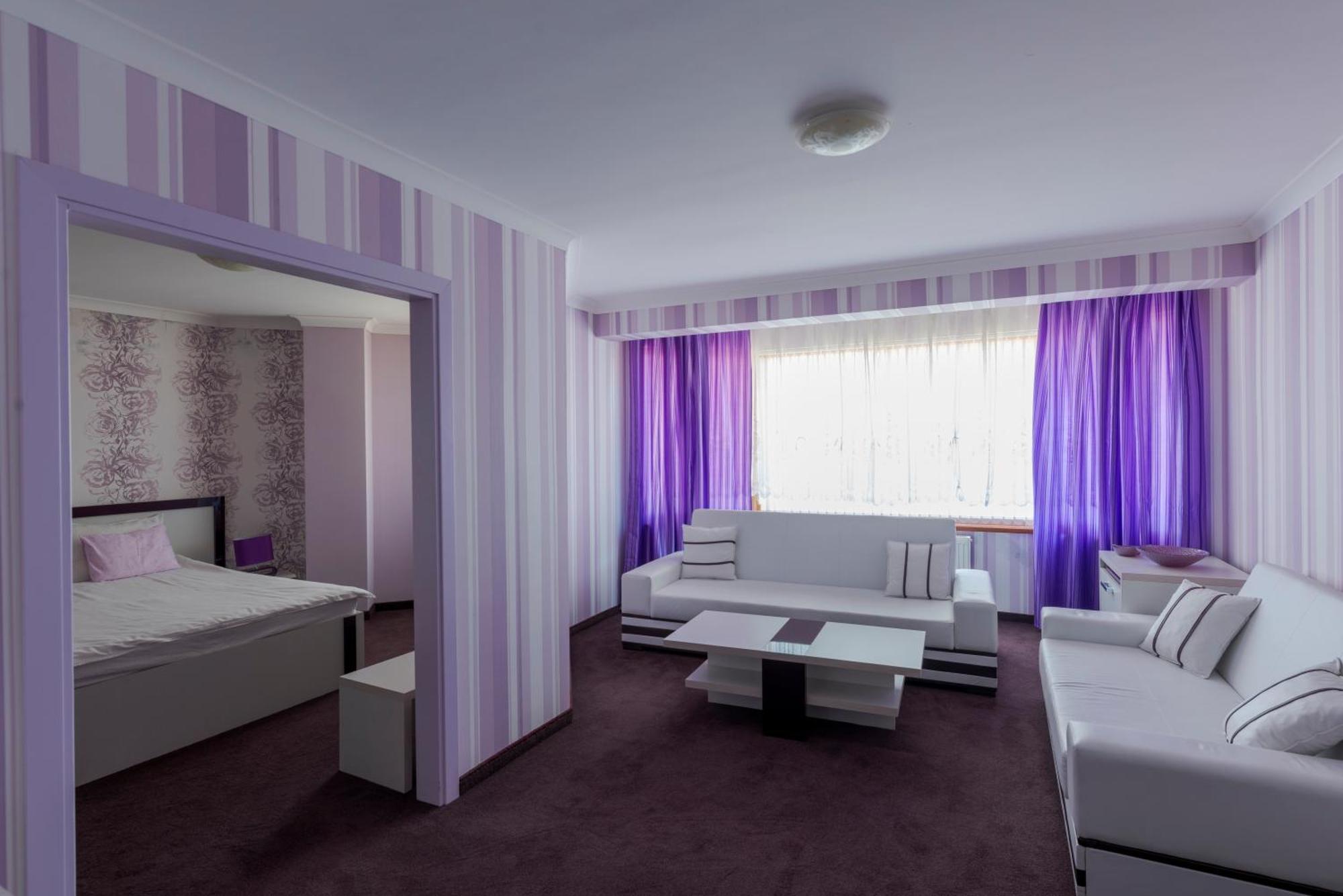 Семеен Хотел Кристал Smolyan Exteriör bild