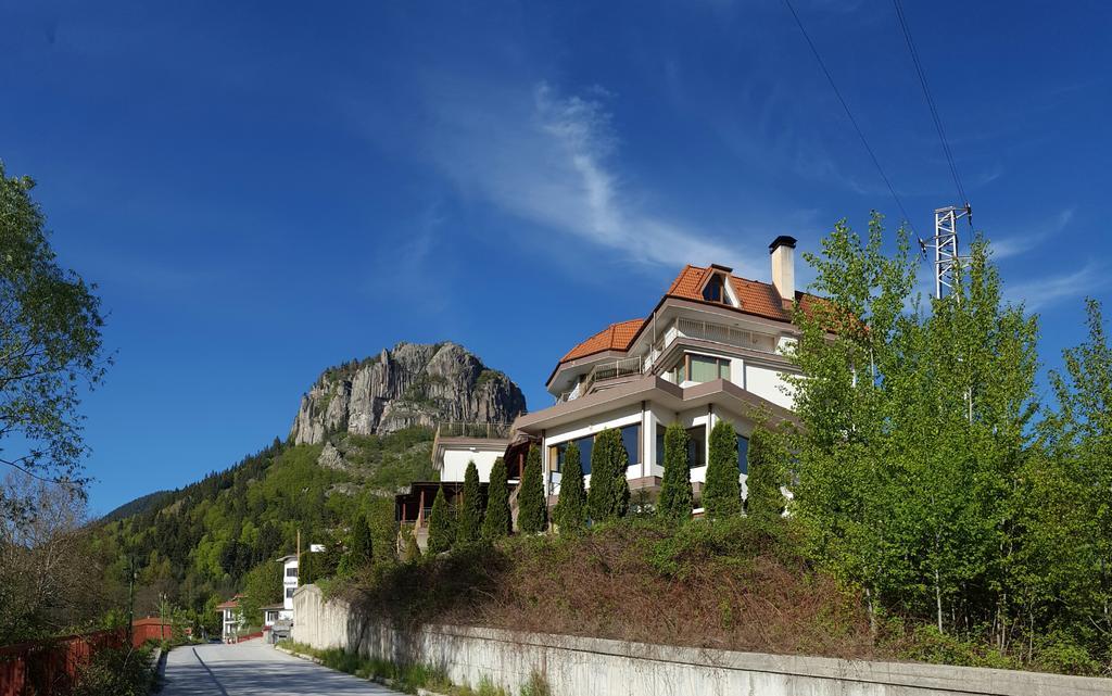 Семеен Хотел Кристал Smolyan Exteriör bild